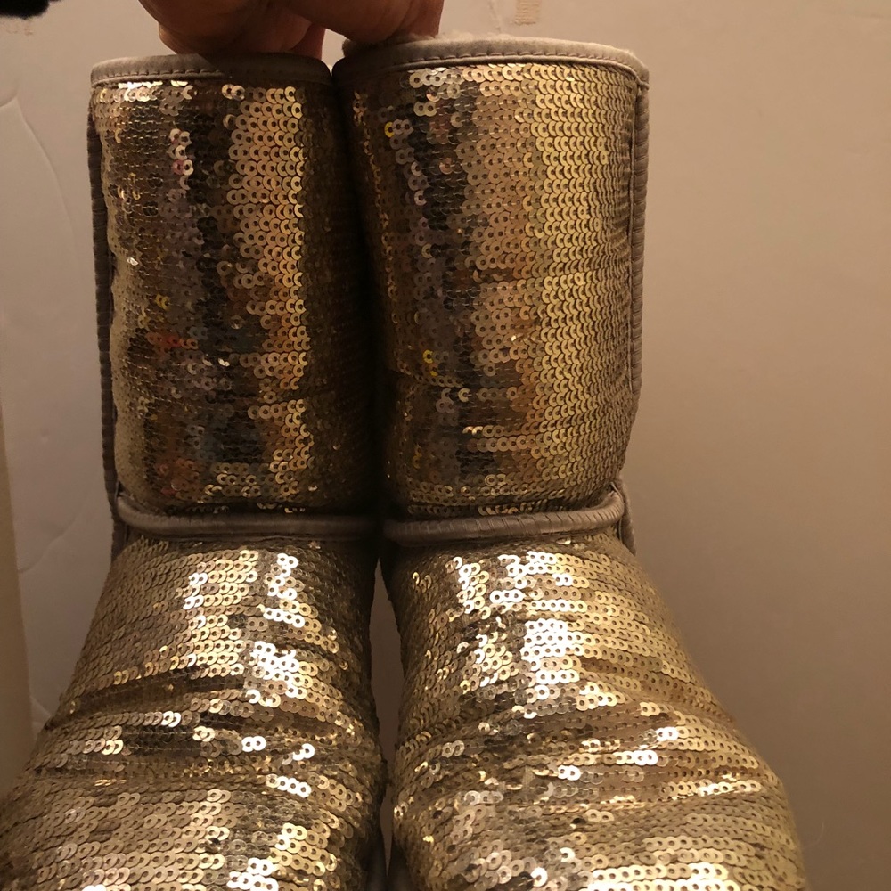 Uggs - Picture 7 of 7